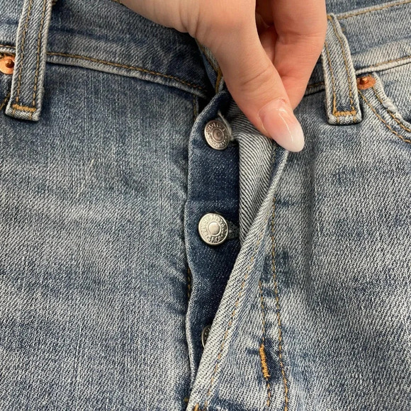 Levi's Wedgie Skinny Distressed Button Fly Jeans Size 29 - Picture 4 of 12